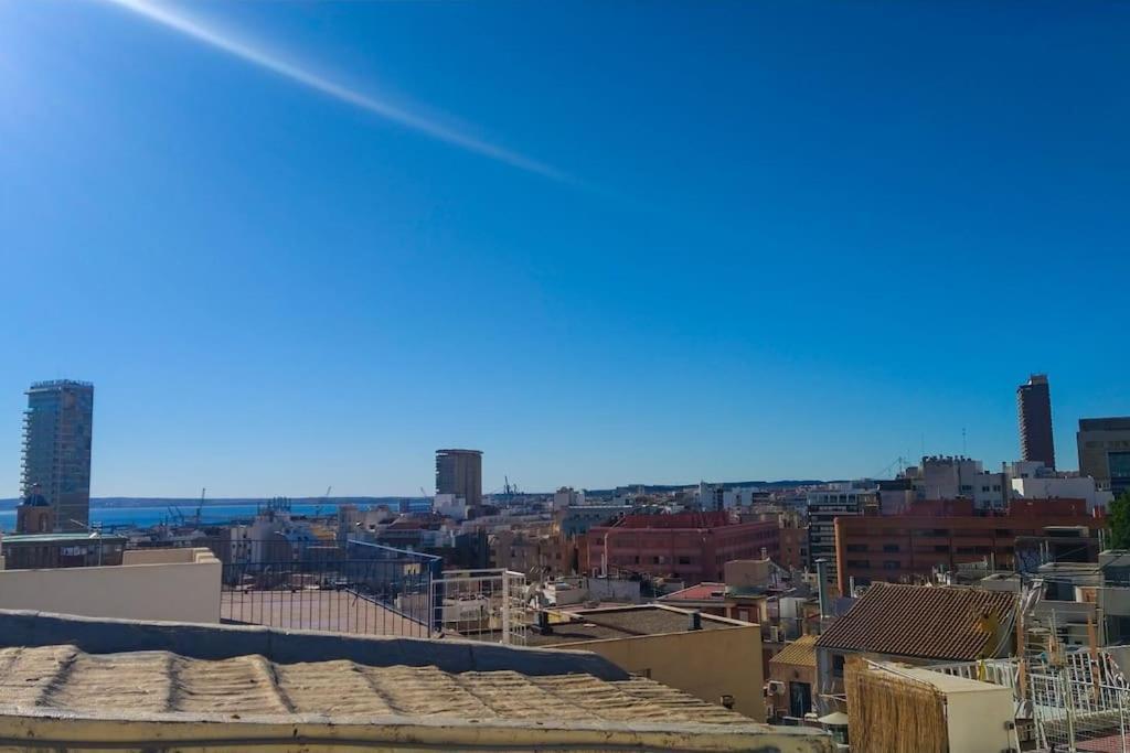 Casa Colorista En El Casco Antiguo Villa Alicante Buitenkant foto